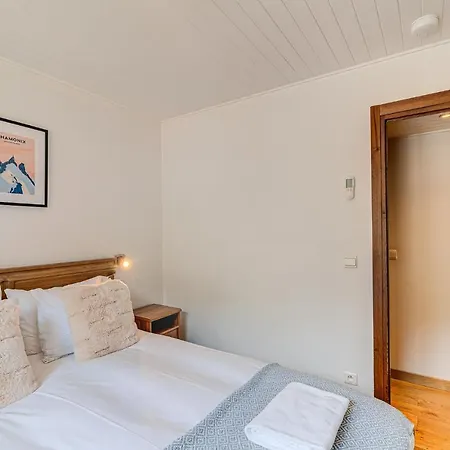 Apartment Les Drus - Alpes Travel - - Sleeps 6 Chamonix