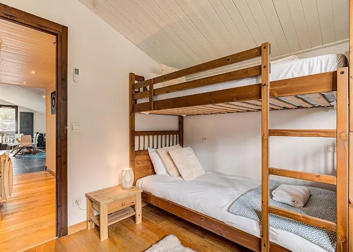 Apartment Les Drus, Alpes Agency, Chamonix, Les Praz, Sleeps 6 * Chamonix