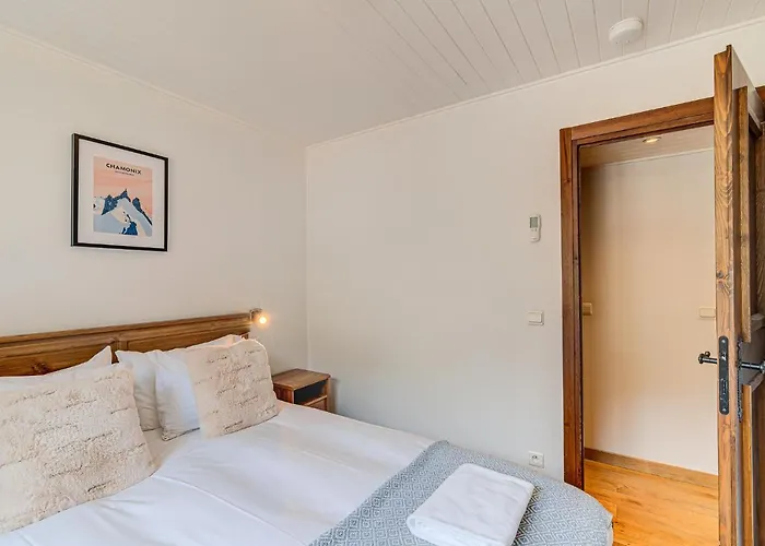 Apartment Les Drus - Alpes Travel - - Sleeps 6 Chamonix
