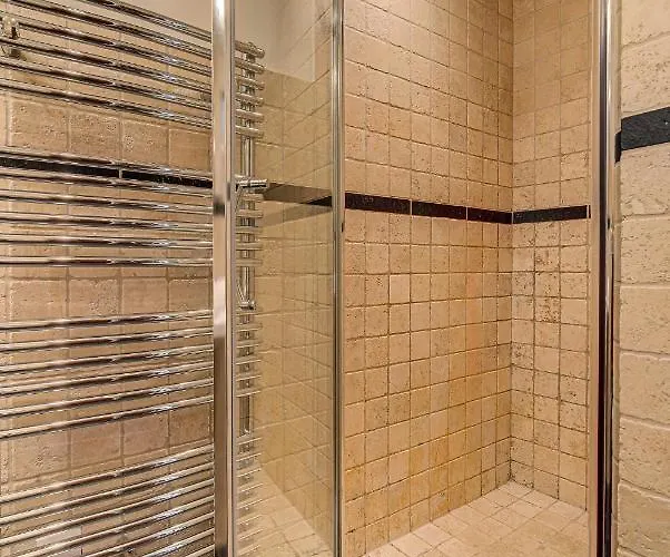 Apartment Les Drus, Alpes Agency, Chamonix, Les Praz, Sleeps 6 *