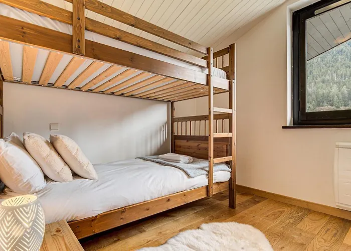 Apartment Les Drus, Alpes Agency, Chamonix, Les Praz, Sleeps 6 *